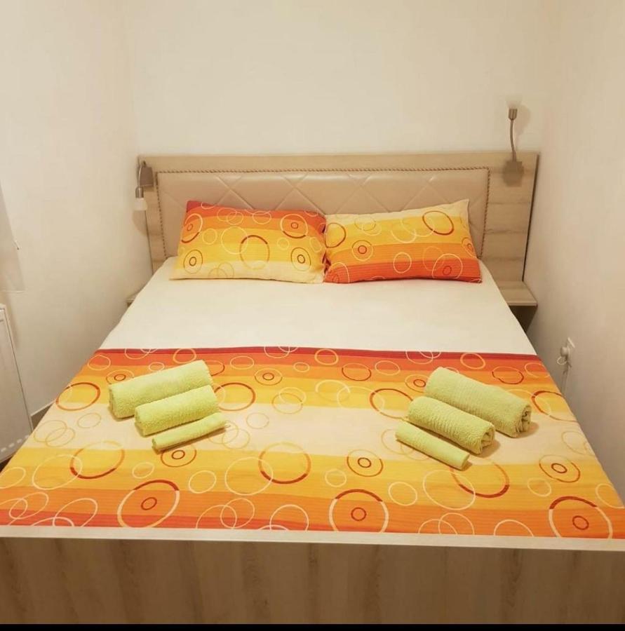 Holiday Wing Apartments Ягодина Экстерьер фото