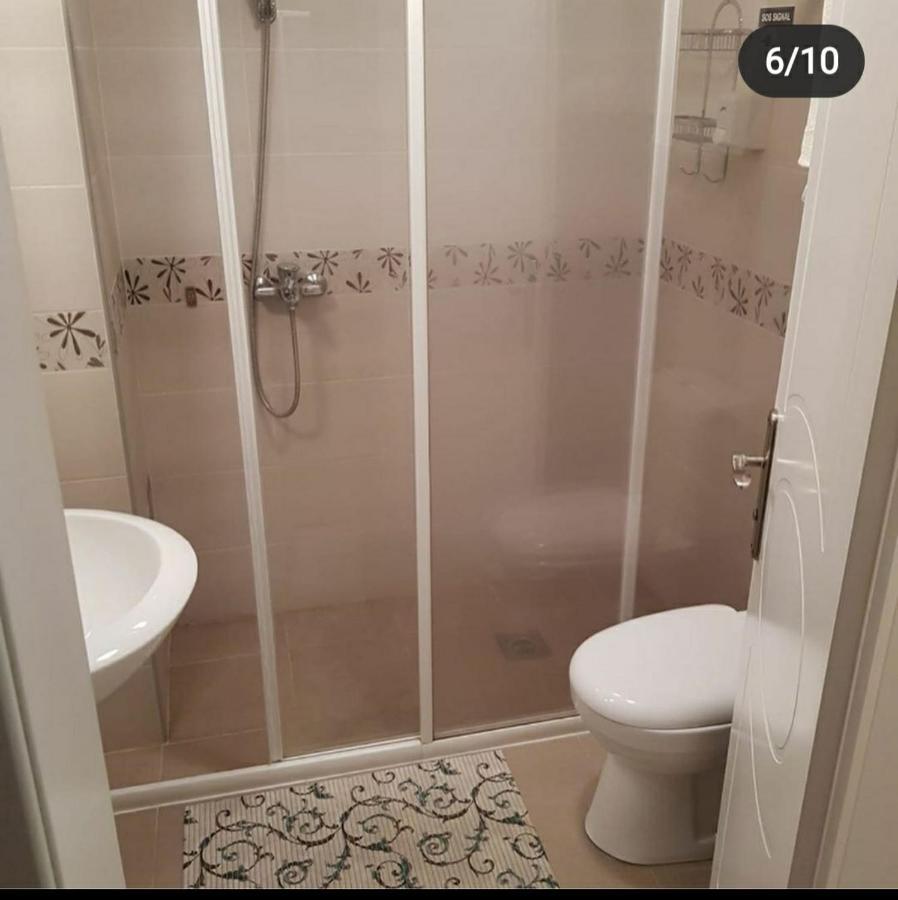 Holiday Wing Apartments Ягодина Экстерьер фото